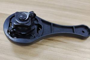 Screw air nozzle with wrench